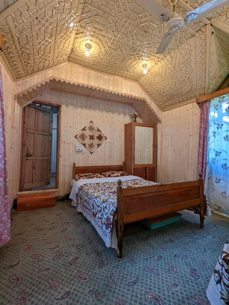 Hotel Golden Hopes Group Of Houseboats Srīnagar Exteriér fotografie
