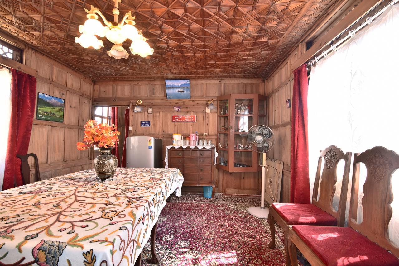 Hotel Golden Hopes Group Of Houseboats Srīnagar Exteriér fotografie