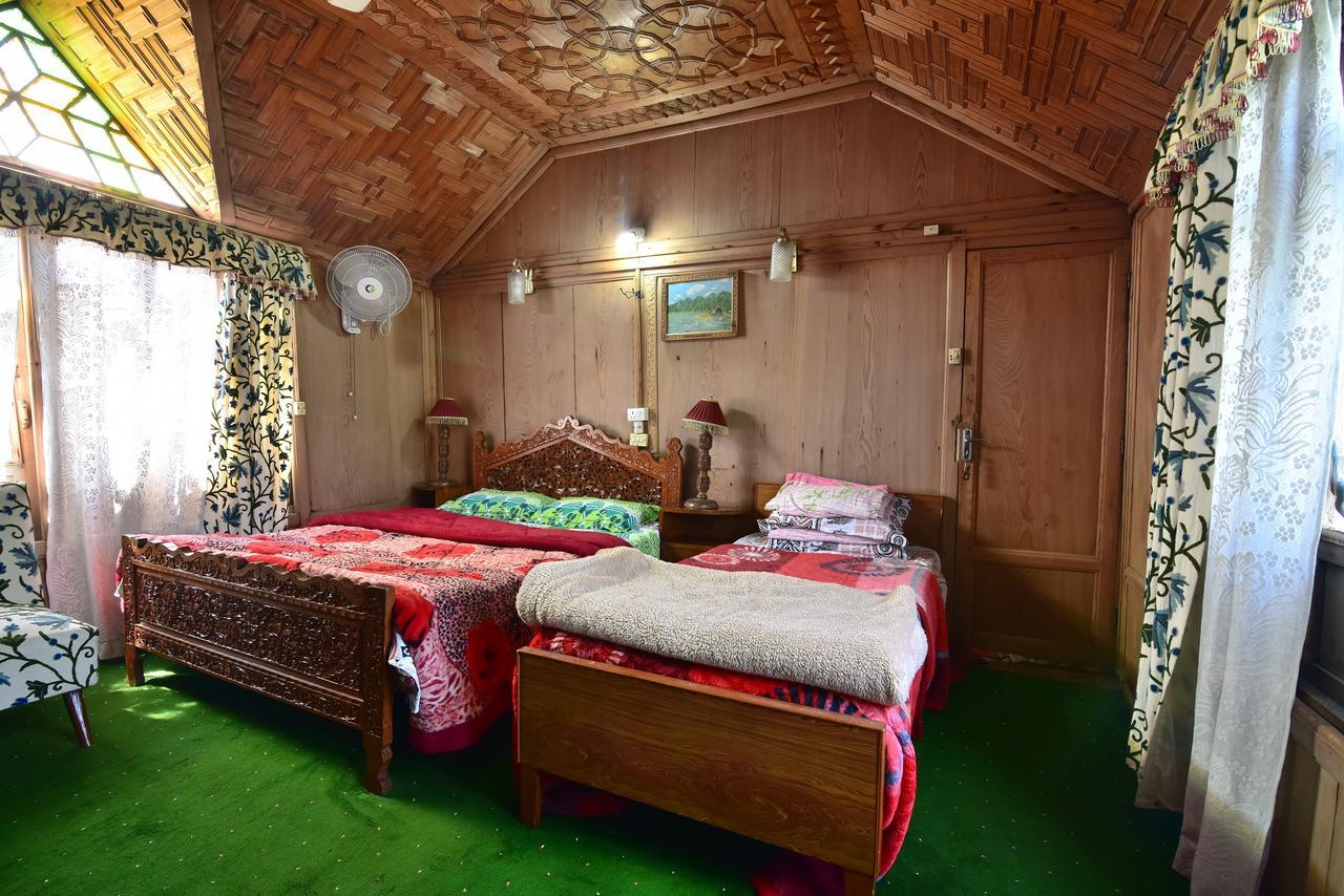 Hotel Golden Hopes Group Of Houseboats Srīnagar Exteriér fotografie