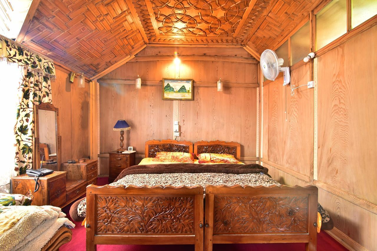 Hotel Golden Hopes Group Of Houseboats Srīnagar Exteriér fotografie